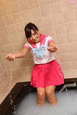 日本美女洗澡